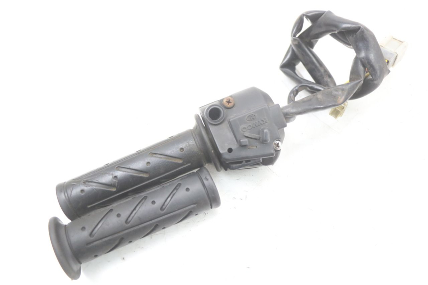 photo de MANUBRIO DESTRO KYMCO DINK 4T 50 (2007 - 2018) - Altra angolazione