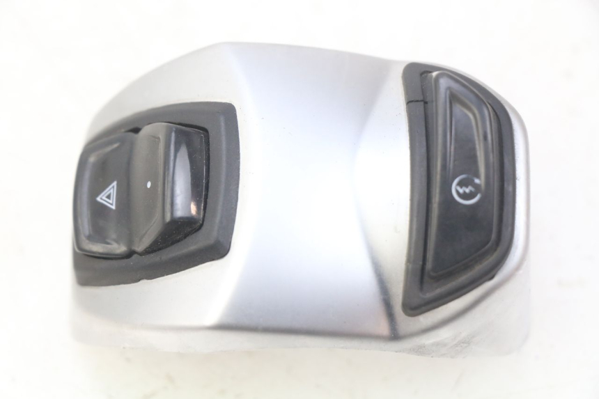 photo de MANUBRIO DESTRO PEUGEOT DJANGO 2T 50 (2014 - 2019) - Vista principale