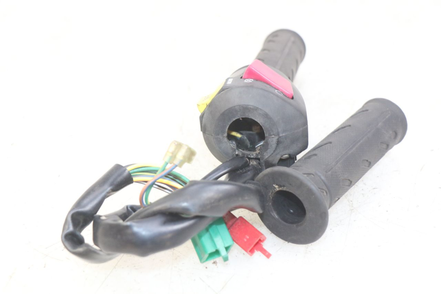 photo de MANUBRIO DESTRO KYMCO DOWNTOWN ABS 125 (2015 - 2017) - Altra angolazione