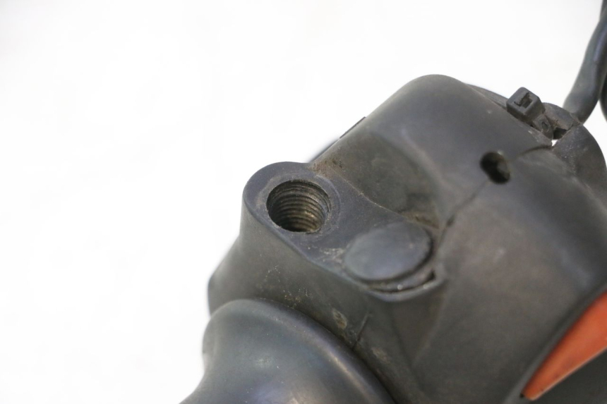 photo de COMANDO DESTRO PEUGEOT ELYSTAR 50 (2002 - 2014) - Zoom sullo stato d'uso