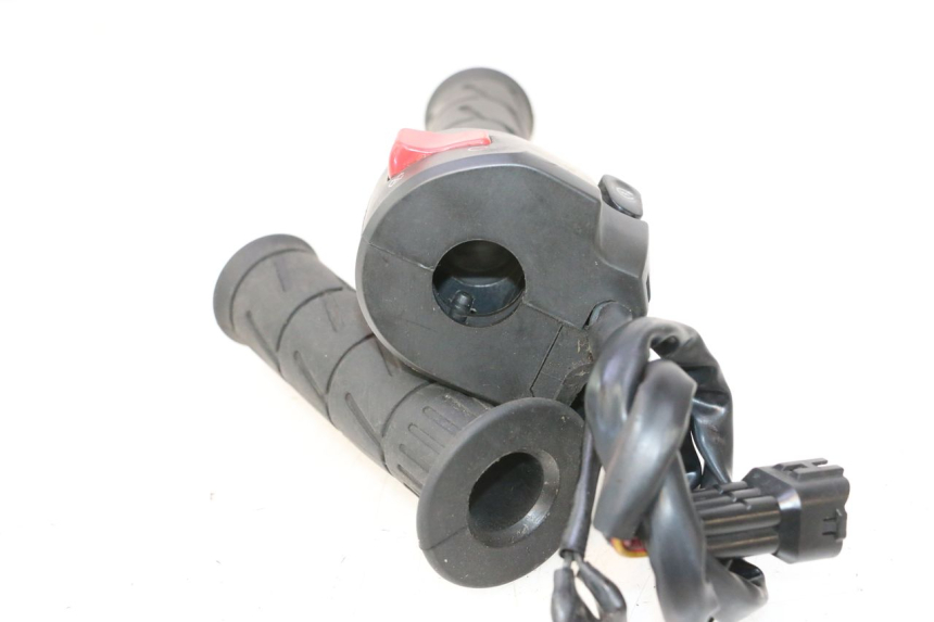 photo de COMMUTATORE DESTRO KAWASAKI ER-6 ER6 N 650 (2005 - 2009) - Dettaglio del componente