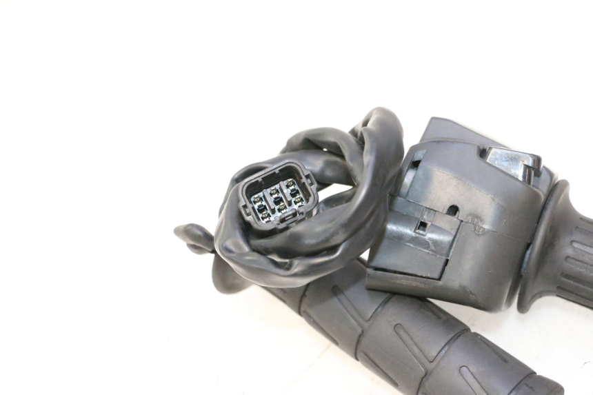 photo de COMMUTATORE DESTRO KAWASAKI ER-6 ER6 N 650 (2005 - 2009) - Dettaglio del componente