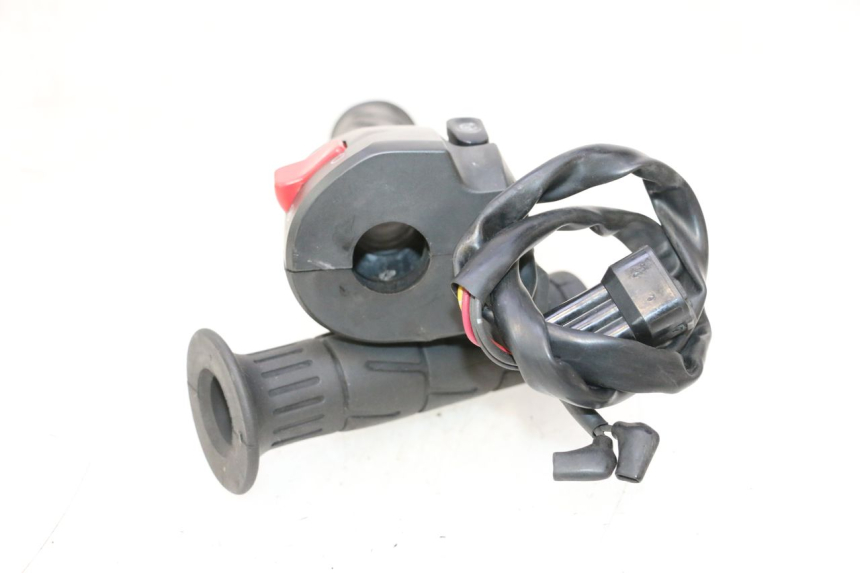 photo de COMMUTATORE DESTRO KAWASAKI ER-6 ER6 N 650 (2005 - 2009) - Zoom sullo stato d'uso
