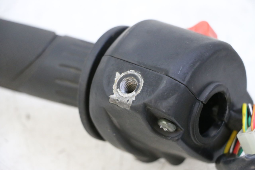 photo de MANUBRIO DESTRO JM MOTORS EVOLIS 4T 50 (2018 - 2022) - Dettagli dei punti di fissaggio