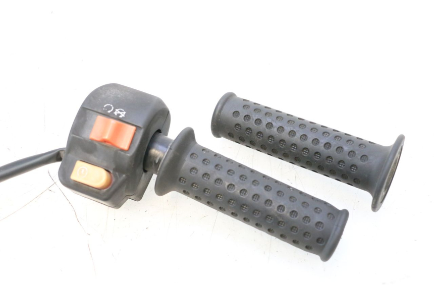 photo de MANUBRIO DESTRO JM MOTORS EVOLIS 4T 50 (2018 - 2022) - Zoom sullo stato d'uso