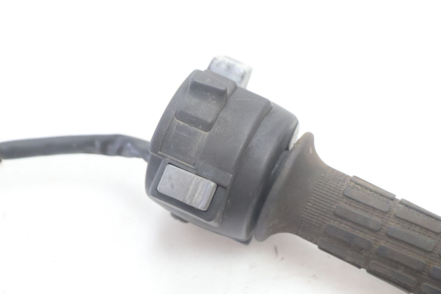 photo de COMMUTATORE DESTRO MBK EVOLIS 80 (1993 - 1999) - Dettaglio del componente
