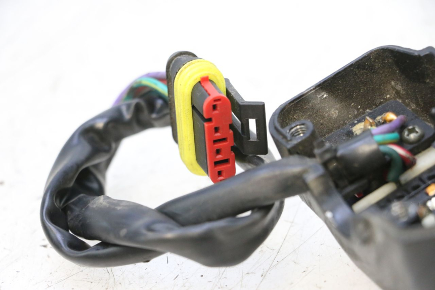 photo de COMMUTATORE DESTRO KEEWAY F-ACT FACT EVO 50 (2020 - 2026) - Primo piano tecnico