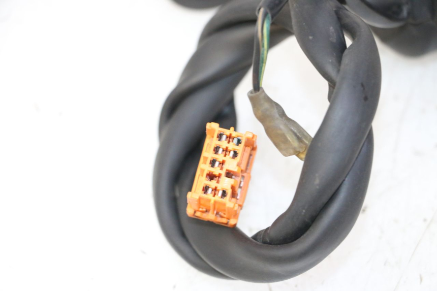 photo de MANUBRIO DESTRO HONDA FES S-WING SWING ABS 125 (2007 - 2015) - Primo piano tecnico