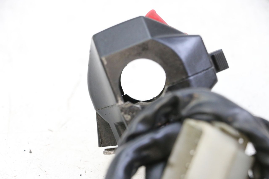 photo de COMMUTATORE DESTRO YAMAHA FJ 36Y 1100 (1984 - 1985) - Dettaglio del componente