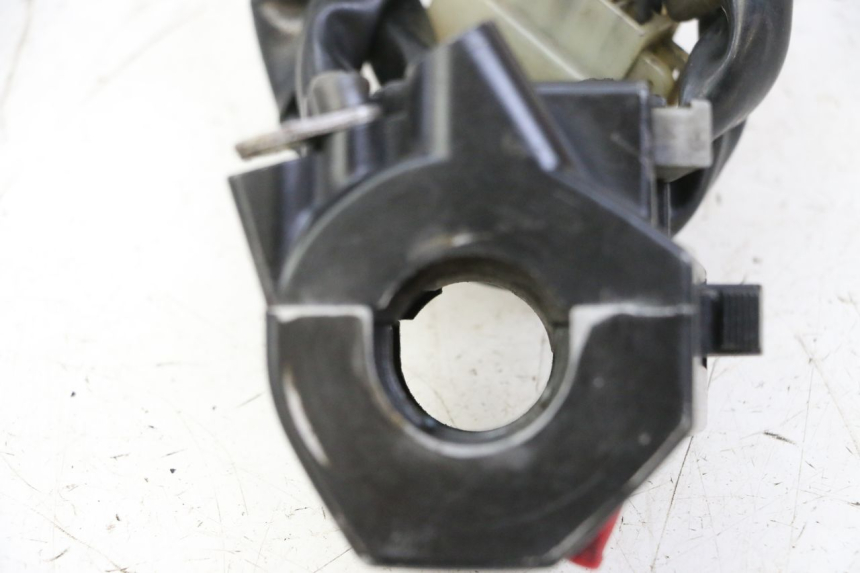 photo de COMMUTATORE DESTRO YAMAHA FJ 36Y 1100 (1984 - 1985) - Zoom sullo stato d'uso