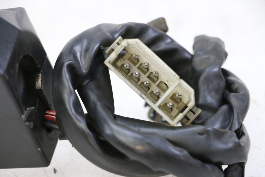 photo de COMMUTATORE DESTRO YAMAHA FJ 36Y 1100 (1984 - 1985) - Vista d'insieme del prodotto