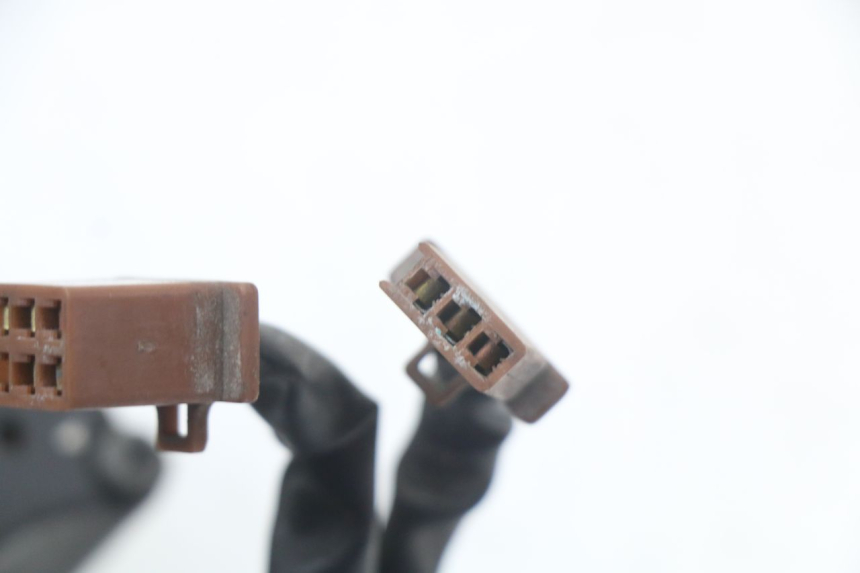 photo de MANUBRIO DESTRO YAMAHA FJR ABS 1300 (2006 - 2012) - Marcature e riferimenti originali