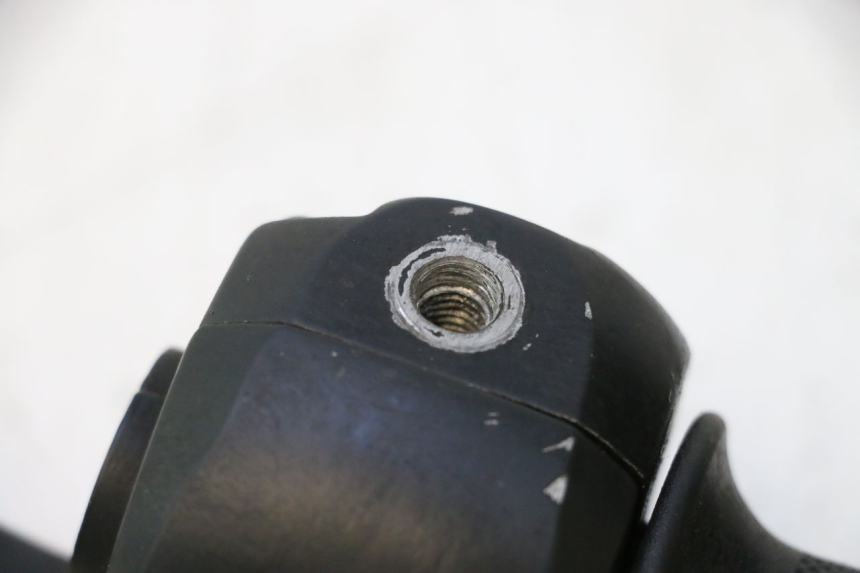 photo de COMMUTATORE DESTRO KEEWAY FOCUS 50 (2006 - 2009) - Stato della superficie e materiale