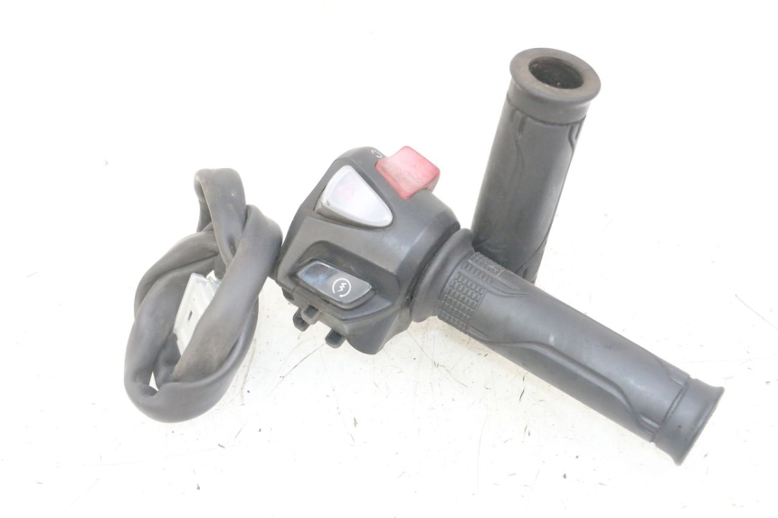 photo de COMMUTATORE DESTRO HONDA FORZA ABS 300 (2013 - 2017) - Vista principale