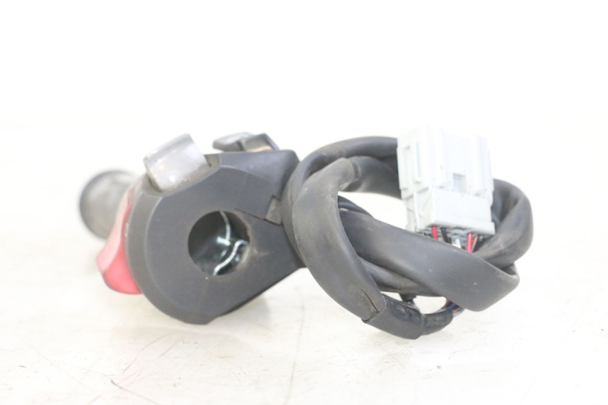 photo de COMMUTATORE DESTRO HONDA FORZA ABS 300 (2013 - 2017) - Altra angolazione