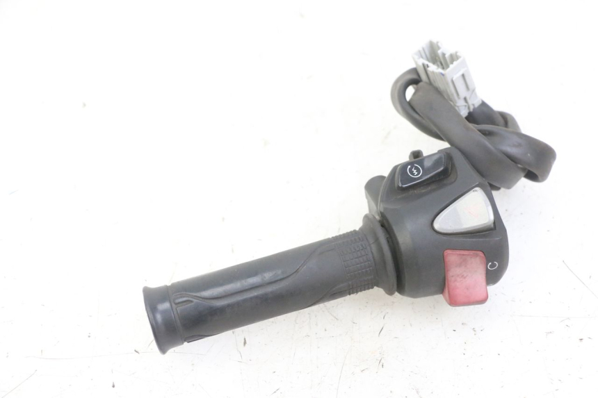 photo de COMMUTATORE DESTRO HONDA FORZA ABS 300 (2013 - 2017) - Stato della superficie e materiale