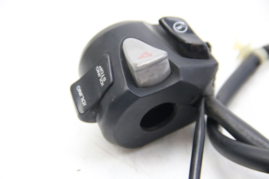 photo de MANUBRIO DESTRO HONDA FORZA 125 (2015 - 2016) - Zoom sullo stato d'uso