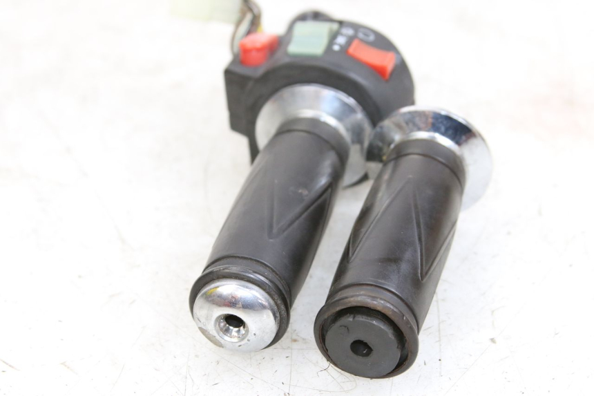 photo de COMMUTATORE DESTRO BAOTIAN FRESH 50 (2004 - 2012) - Vista d'insieme del prodotto