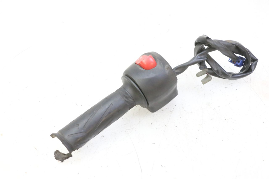 photo de COMMUTATORE DESTRO YAMAHA FZ6 N FAZER 600 (2004 - 2006) - Ricambio usato controllato