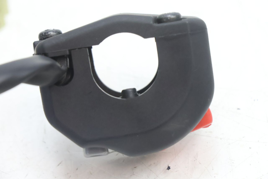 photo de COMANDO DESTRO YAMAHA FZ8 800 (2010 - 2016) - Primo piano tecnico