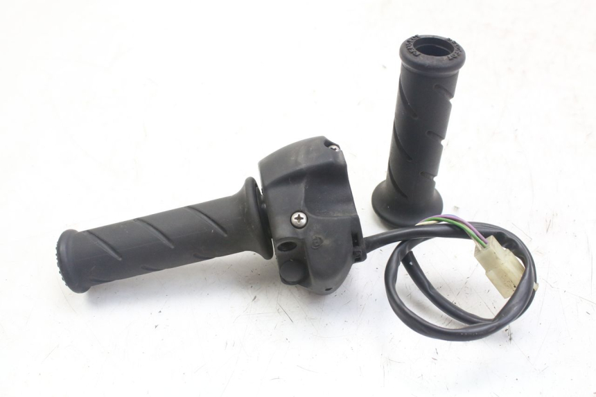 photo de COMMUTATORE DESTRO PEUGEOT GEOPOLIS RS 125 (2007 - 2009) - Altra angolazione