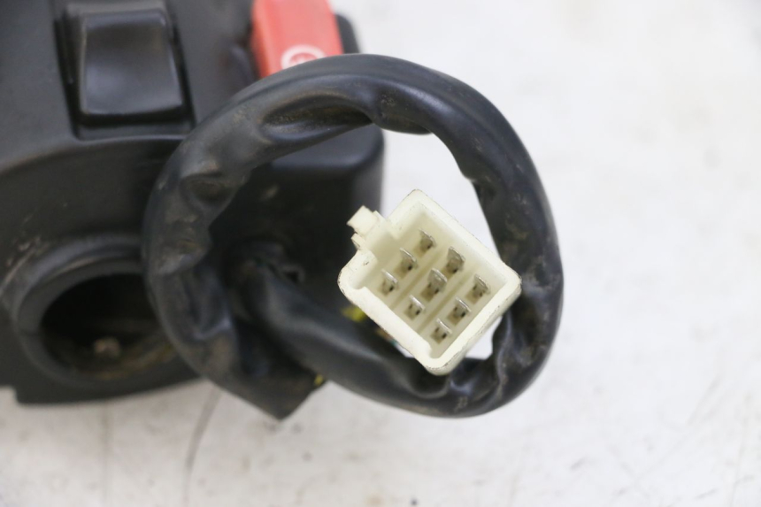 photo de COMMUTATORE DESTRO GOES WIKI 125 (2010 - 2015) - Zoom sullo stato d'uso