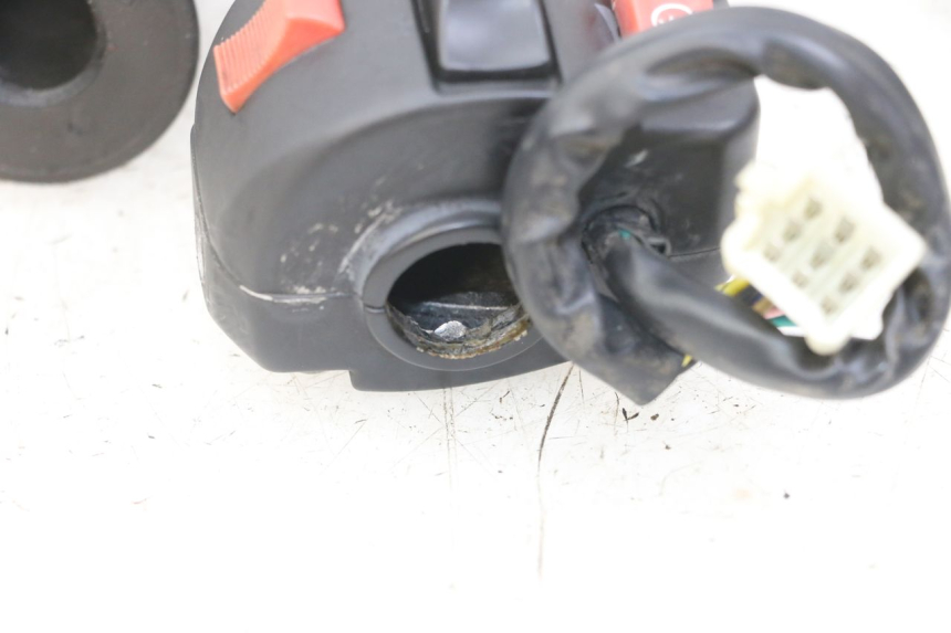 photo de COMMUTATORE DESTRO GOES WIKI 125 (2010 - 2015) - Primo piano tecnico