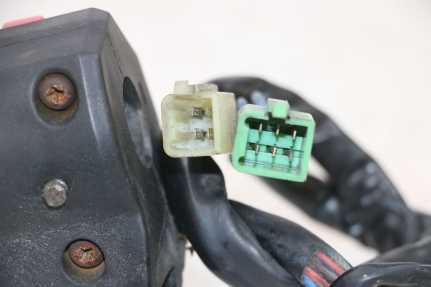 photo de COMMUTATORE DESTRO KAWASAKI GPX R WARBIRD 600 (1988 - 1993) - Dettagli dei punti di fissaggio