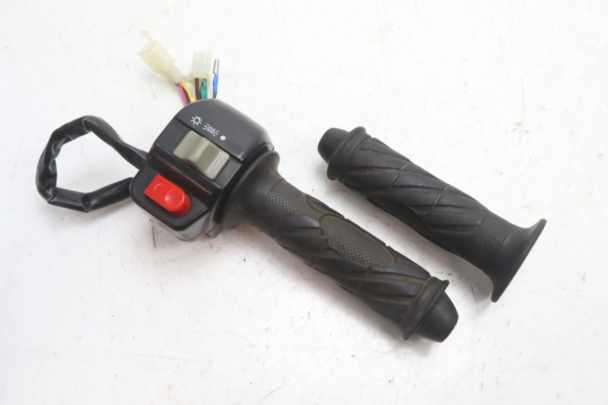 photo de MANUBRIO DESTRO TNT MOTOR GRIDO 2T 50 (2010 - 2019) - Vista principale