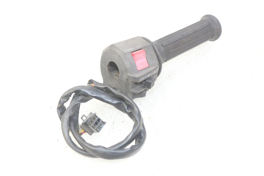 photo de MANUBRIO DESTRO SUZUKI GSX-F GSX  F 1100 (1988 - 1994) - Zoom sullo stato d'uso