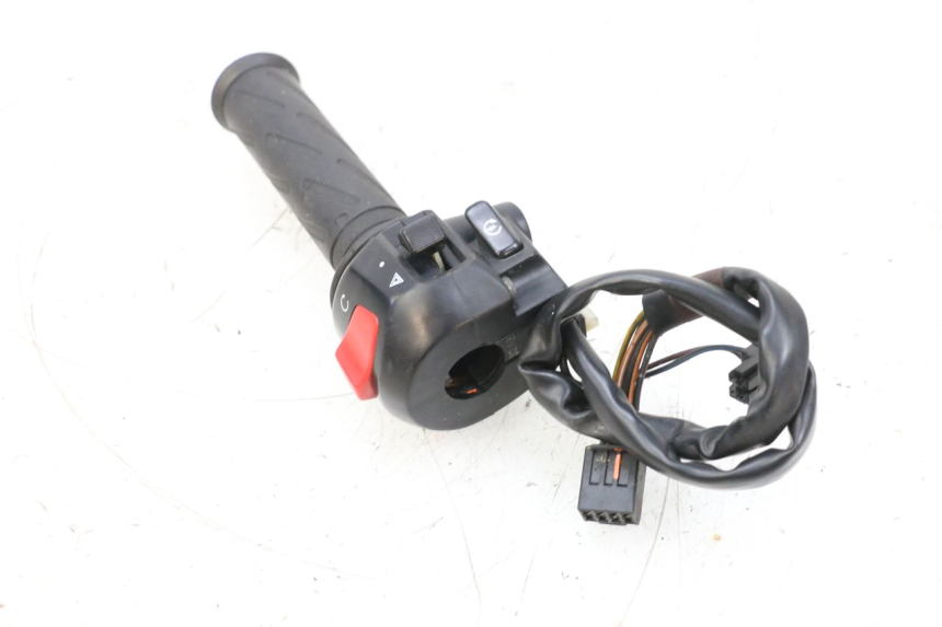 photo de COMMUTATORE DESTRO SUZUKI GSXR GSX-R 1000 (2003 - 2004) - Marcature e riferimenti originali