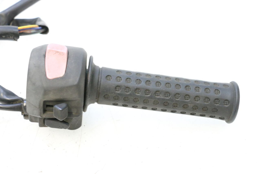 photo de MANUBRIO DESTRO SYM GTS EVO 125 (2009 - 2013) - Dettaglio del componente