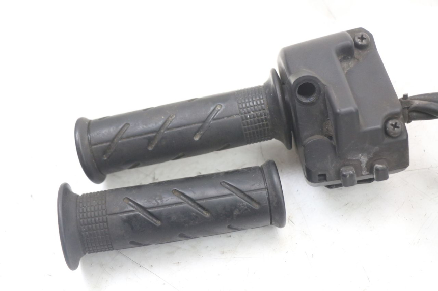 photo de COMANDO DESTRO HONDA PCX (JF28) 125 (2009 - 2011) - Primo piano tecnico