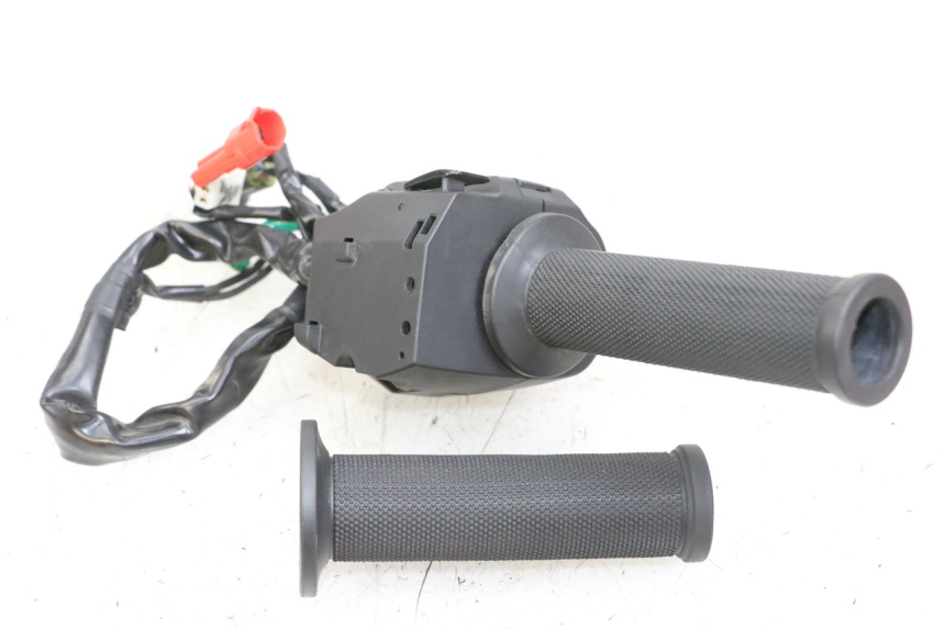 photo de COMMUTATORE DESTRO HUSQVARNA SVARTPILEN 401 (2018 - 2023) - Dettaglio del componente