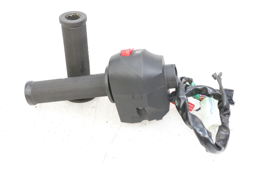 photo de COMMUTATORE DESTRO HUSQVARNA SVARTPILEN 401 (2018 - 2023) - Primo piano tecnico