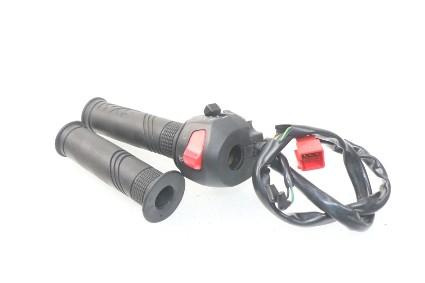 photo de COMANDO DESTRO SYM JOYMAX 250 (2013 - 2017) - Vista d'insieme del prodotto