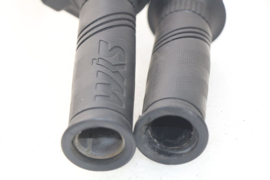 photo de COMANDO DESTRO SYM JOYMAX 250 (2013 - 2017) - Dettagli dei punti di fissaggio