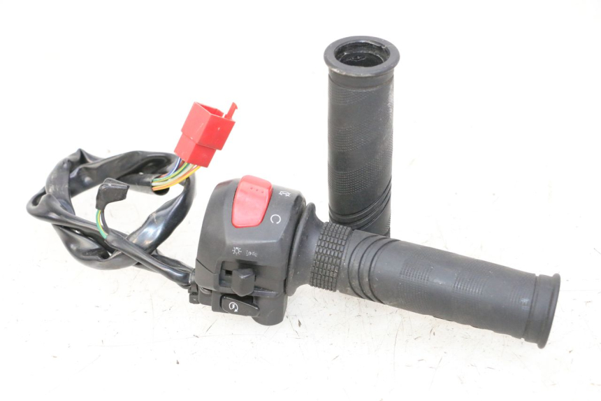 photo de COMMUTATORE DESTRO SYM JOYMAX 125 (2010 - 2017) - Vista principale