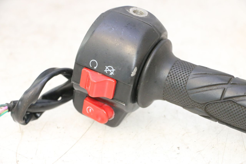 photo de COMANDO DESTRO RIDE JUMP 2T 50 (2012 - 2017) - Stato della superficie e materiale