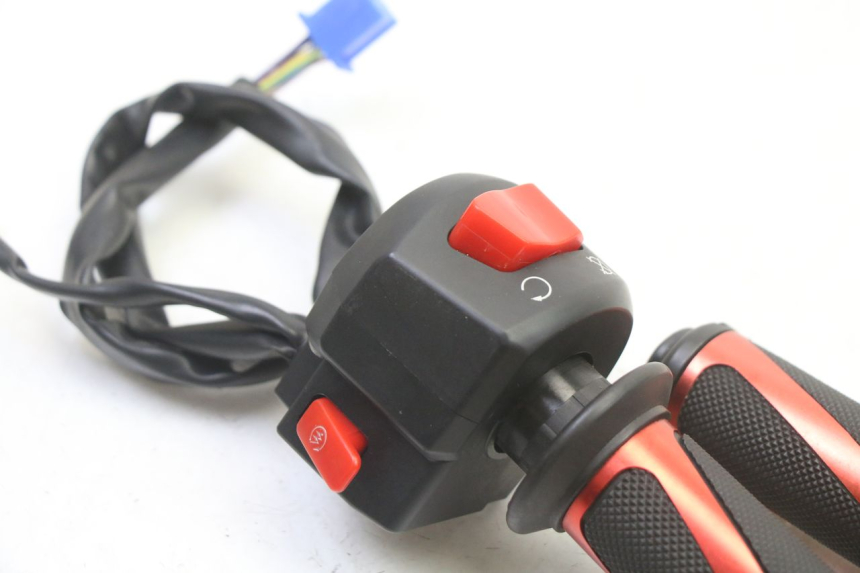 photo de COMMUTATORE DESTRO KIDEN KD125-G 125 (2018 - 2022) - Zoom sullo stato d'uso