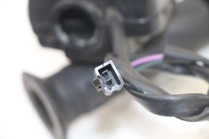 photo de MANUBRIO DESTRO PEUGEOT KISBEE 2T 50 (2010 - 2017) - Vista d'insieme del prodotto