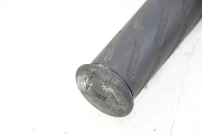 photo de MANUBRIO DESTRO PEUGEOT KISBEE 2T 50 (2010 - 2017) - Vista d'insieme del prodotto