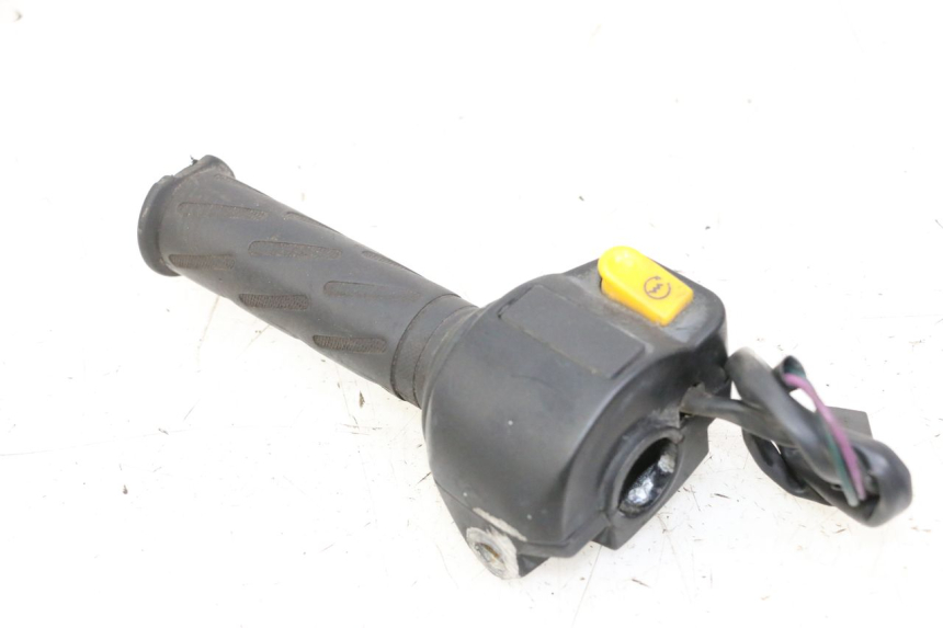 photo de MANUBRIO DESTRO PEUGEOT KISBEE 2T 50 (2010 - 2017) - Dettagli dei punti di fissaggio