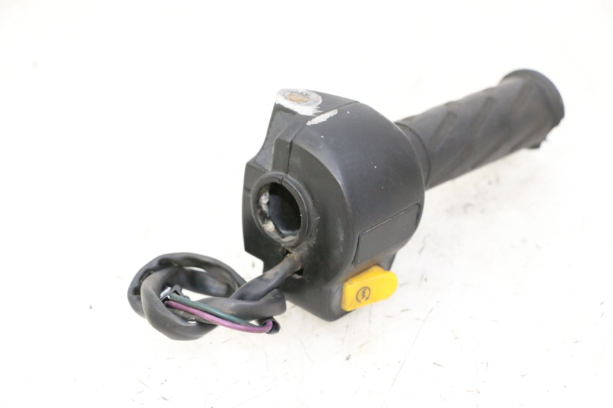 photo de MANUBRIO DESTRO PEUGEOT KISBEE 2T 50 (2010 - 2017) - Ricambio usato controllato