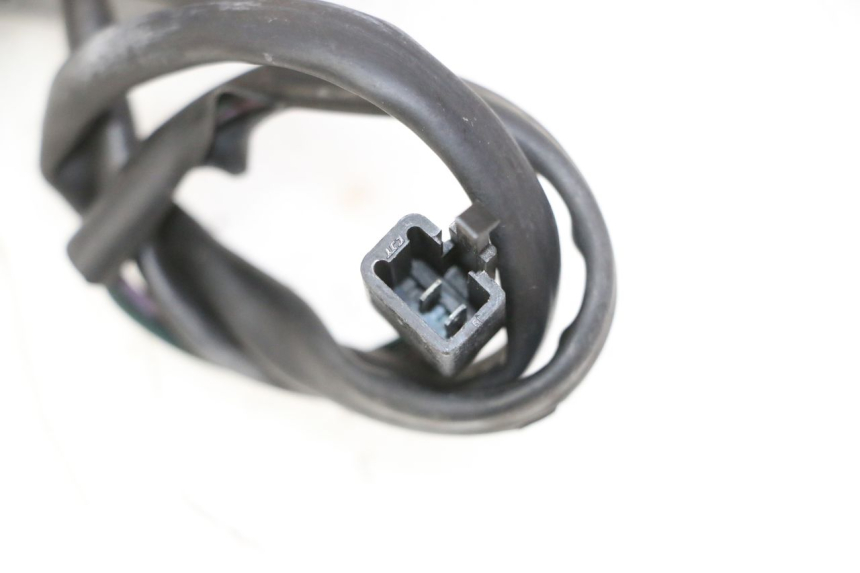 photo de MANUBRIO DESTRO PEUGEOT KISBEE 2T 50 (2010 - 2017) - Zoom sullo stato d'uso