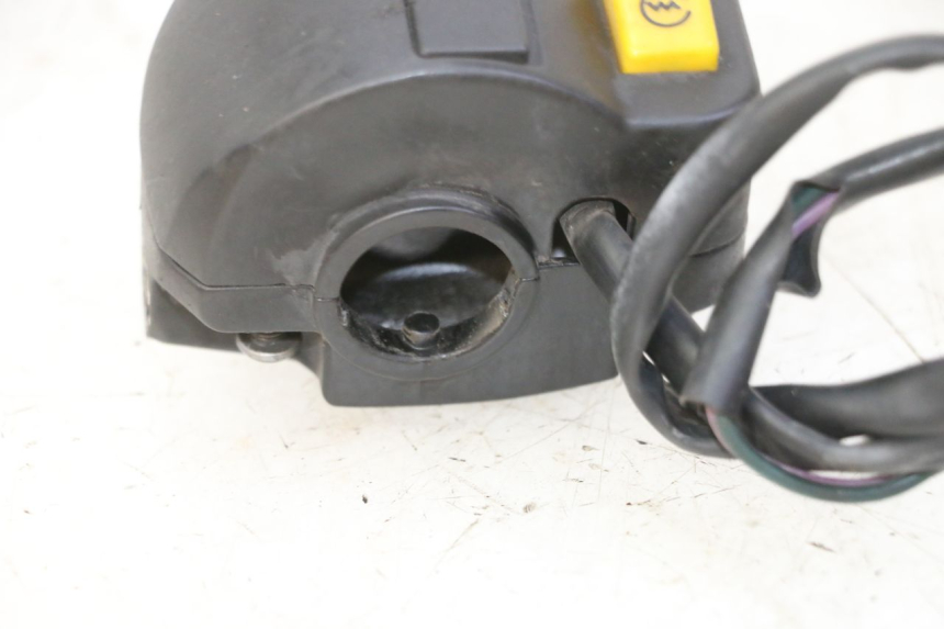 photo de MANUBRIO DESTRO PEUGEOT KISBEE 2T 50 (2010 - 2017) - Primo piano tecnico