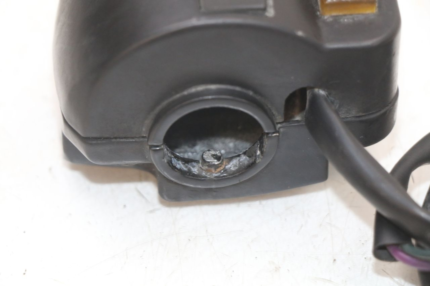 photo de MANUBRIO DESTRO PEUGEOT KISBEE 4T 50 (2010 - 2017) - Primo piano tecnico