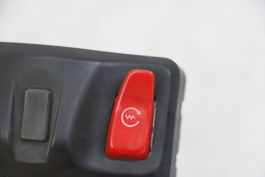 photo de MANUBRIO DESTRO PEUGEOT KISBEE 4T 50 (2018 - 2022) - Altra angolazione