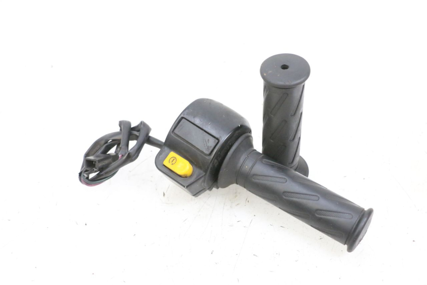 photo de MANUBRIO DESTRO PEUGEOT KISBEE 4T 50 (2010 - 2017) - Vista principale