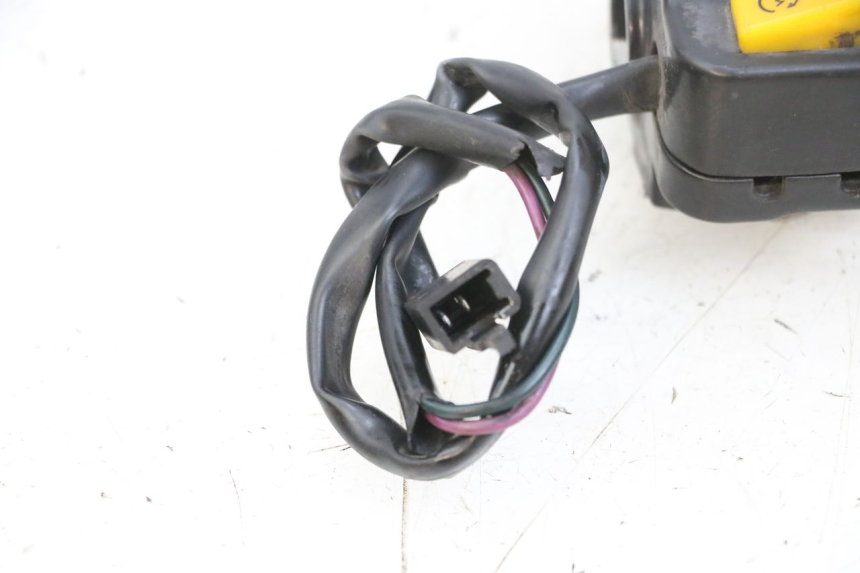 photo de MANUBRIO DESTRO PEUGEOT KISBEE 4T 50 (2010 - 2017) - Dettagli dei punti di fissaggio